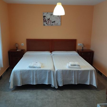 Hostal Bordillas Pomaluengo Kültér fotó