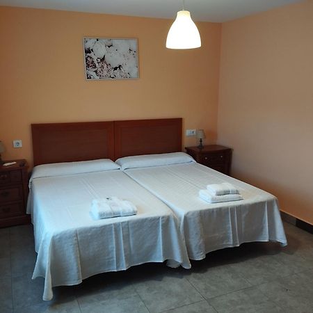 Hostal Bordillas Pomaluengo Kültér fotó