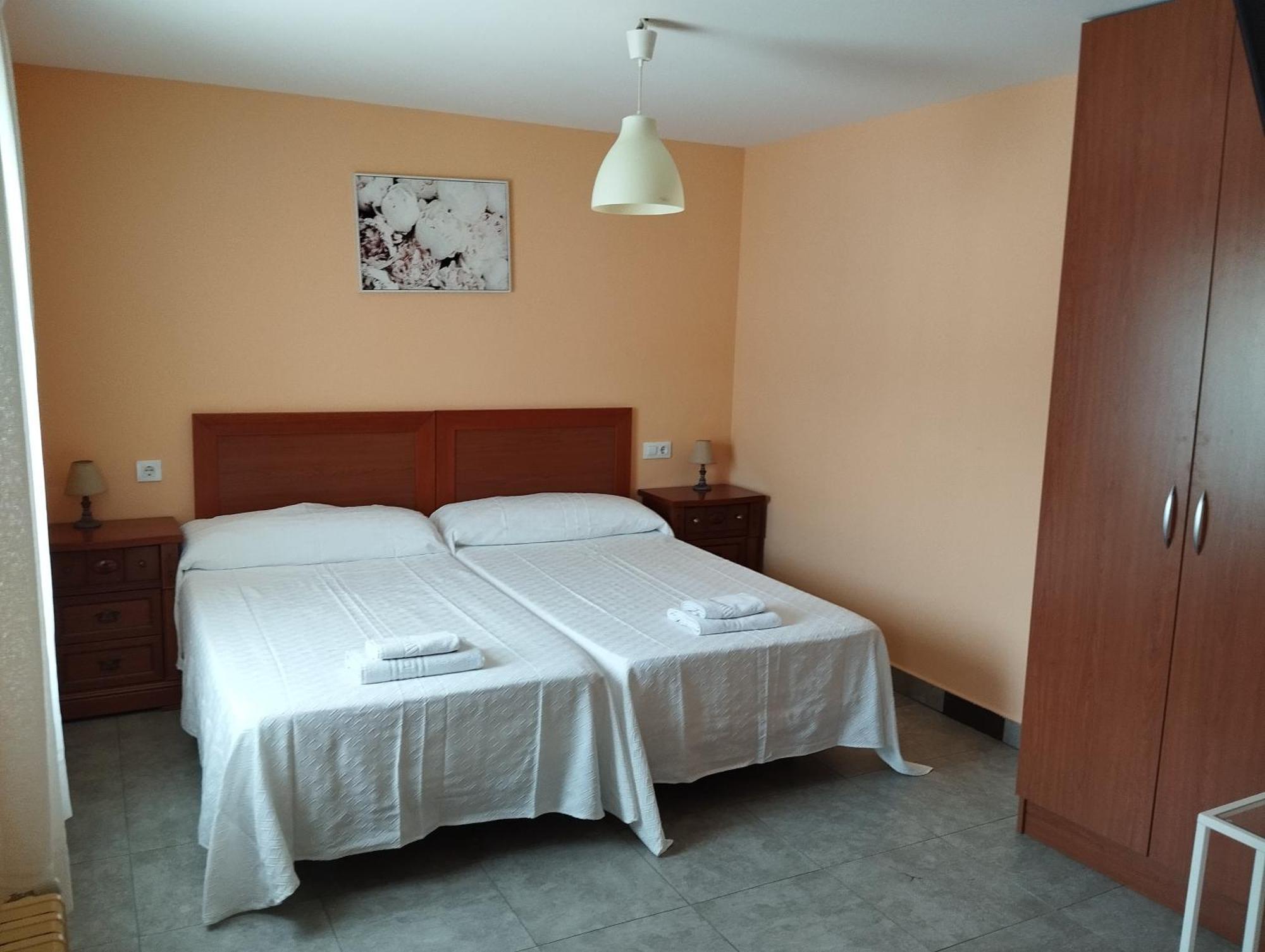 Hostal Bordillas Pomaluengo Kültér fotó